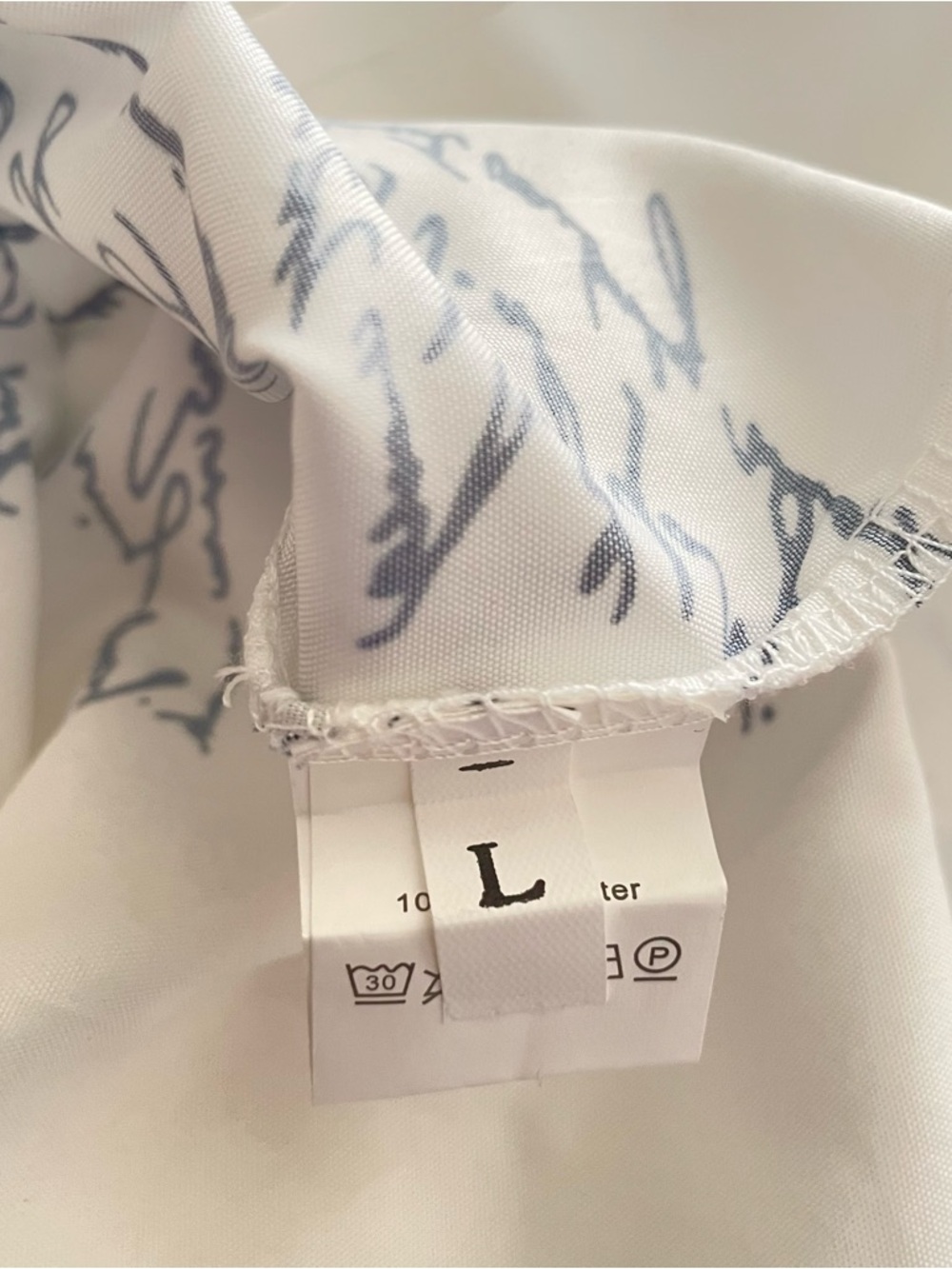 Women’s V-Neck Women’s White Ruffled Script Print Blouse - L - Picture 8 of 13